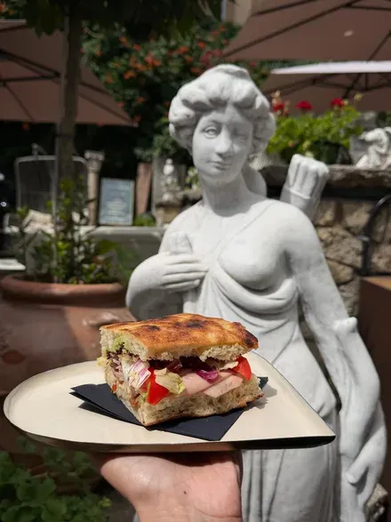 Panini cu Mortadella