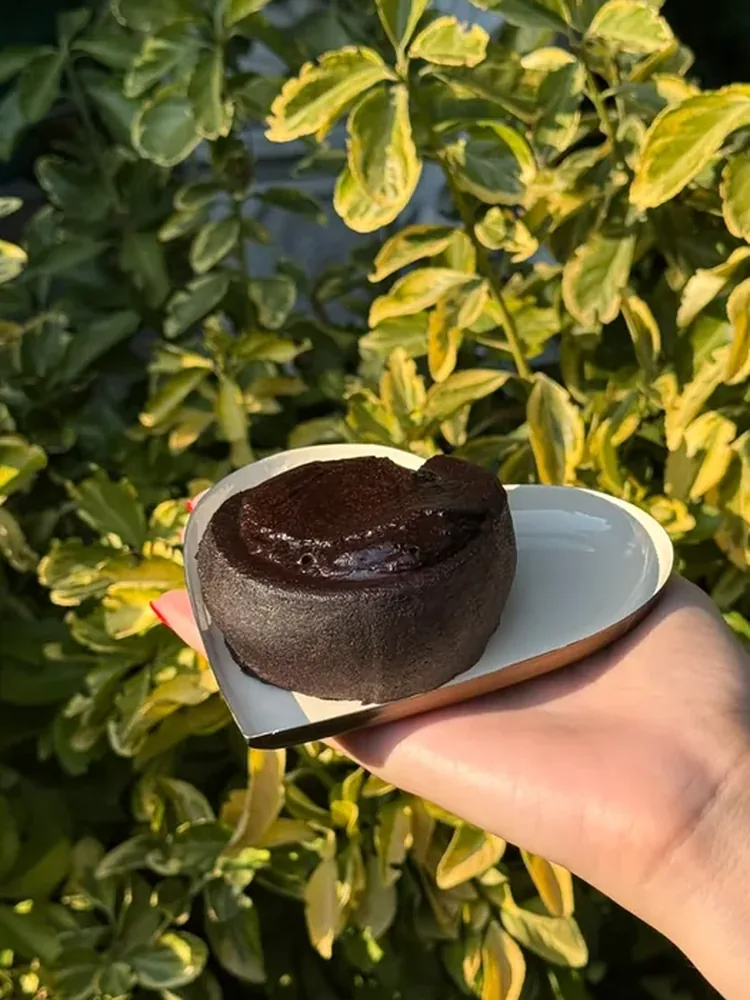 Lava Cake cu Fructe de Pădure